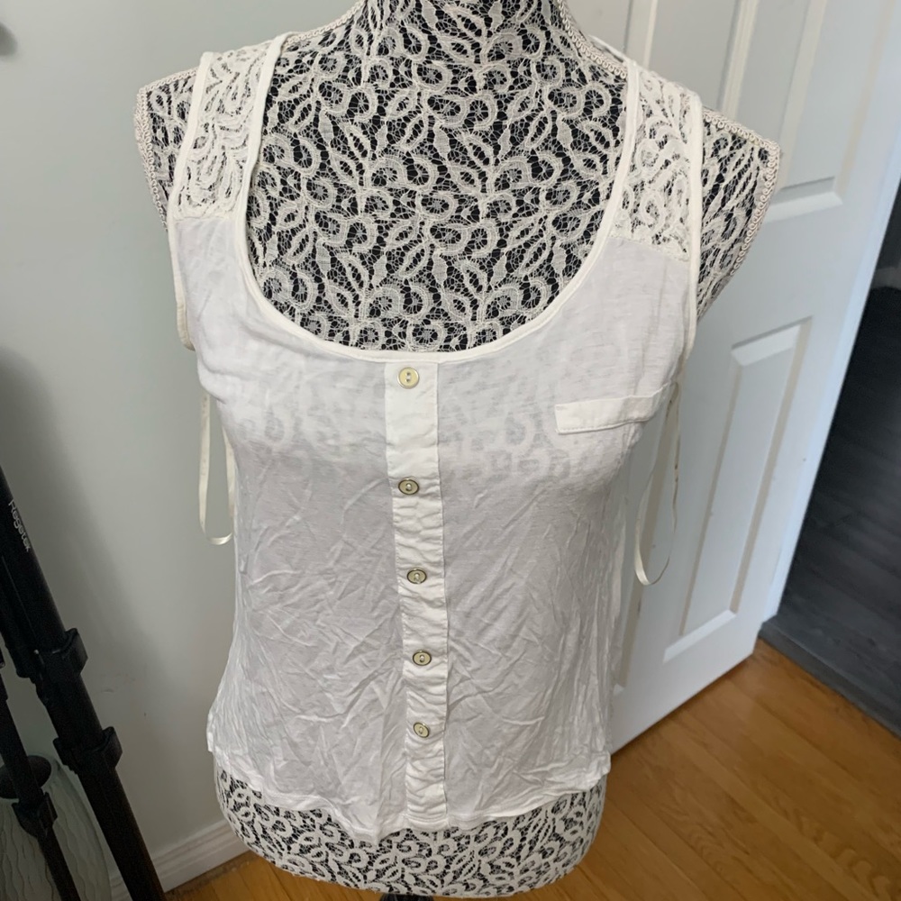 Women’s white and lace tank top
